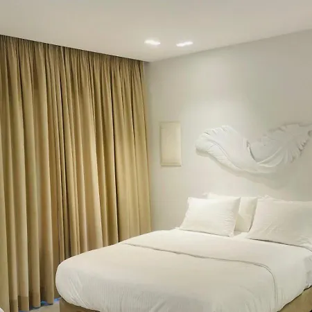 Elysium Luxury Living 1 * 스키아토스 타운